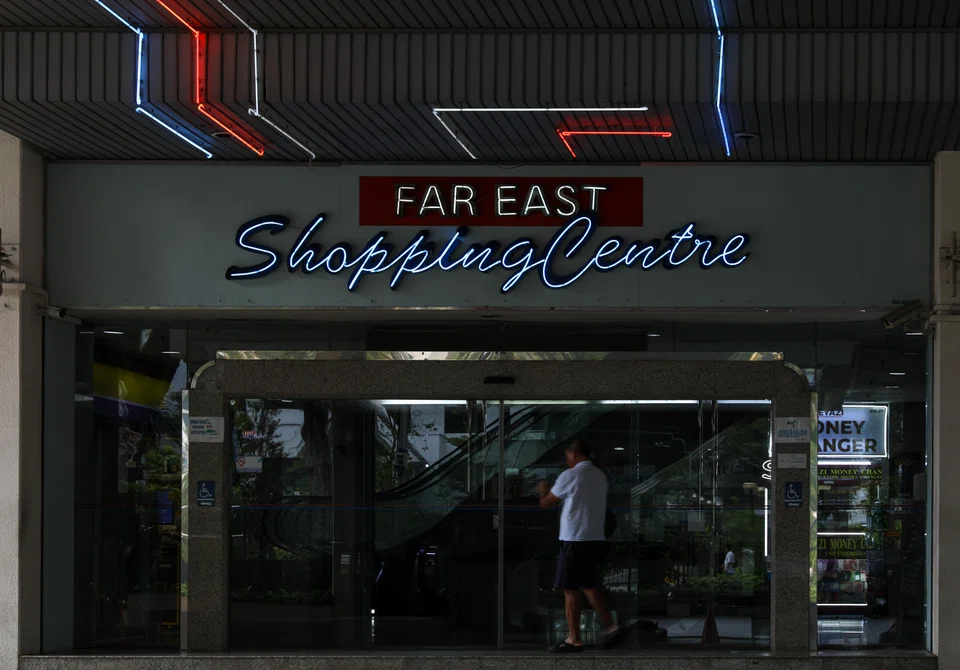 The latest sale attempt by owners of the 999-year leasehold property on Singapore’s prime retail belt follows the unravelling of a deal struck in September 2023 to sell the building for about S$910 million. 