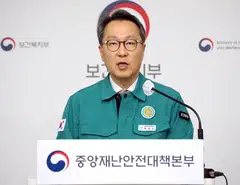 As of Wednesday, only 294 of the more than 9,000 trainee doctors who have left their posts are back at work, Vice- Health Minister Park Min-soo says.