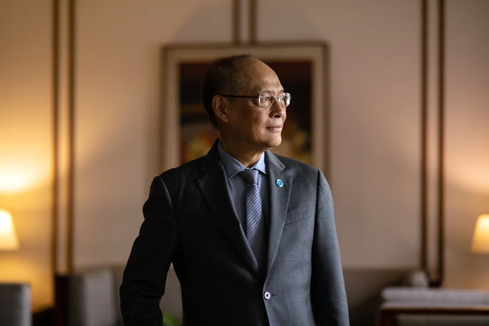 Diokno says the next BSP governor should ideally be a professional economist with an international stature, and not be a former banker.