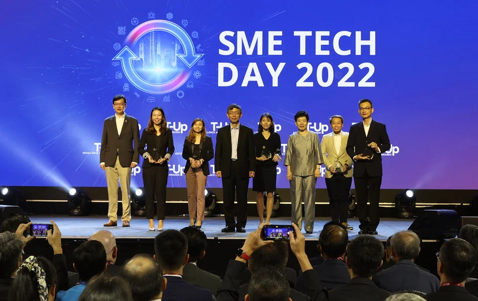 T-Up Excellence awards winners, form left to right: Frederick Chew, CEO, A*Star; Dr Lee Sook Yee, science team lead of Alchemy Foodtech; Verleen Goh, co-founder of Alchemy Foodtech; Peter Ong, chairman of EnterpriseSG; Dr Tong Cheuk Ka, strategy and programme manager of Tessa Therapeutics; Chan Lai Fung, permanent secretary of National Research and Development and chairman of A*Star; Dr Xavier Lim, solutions director of Xnergy Autonomous Power Technologies; Mr Vincent Chuang, senior research engineer of A*STAR.