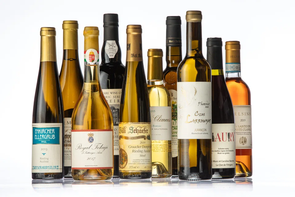 For occasions like Valentine's Day, the focus is desserts and candies, so why not add sweet wines to the bounty?