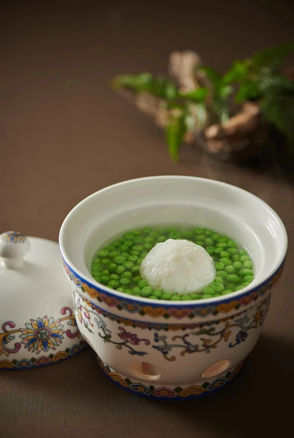Yong Fu serves Ningbo cuisine.