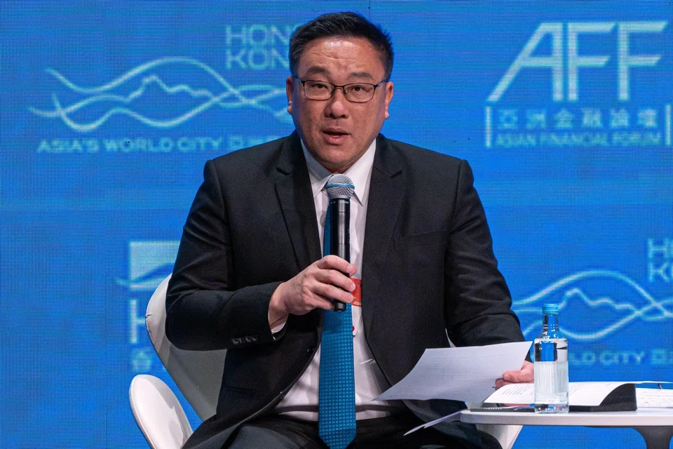 Deputy Finance Minister Julapun Amornvivat slammed the central bank for allowing private lenders to rake in profit at the expense of “people who are shouldering high borrowing costs.”