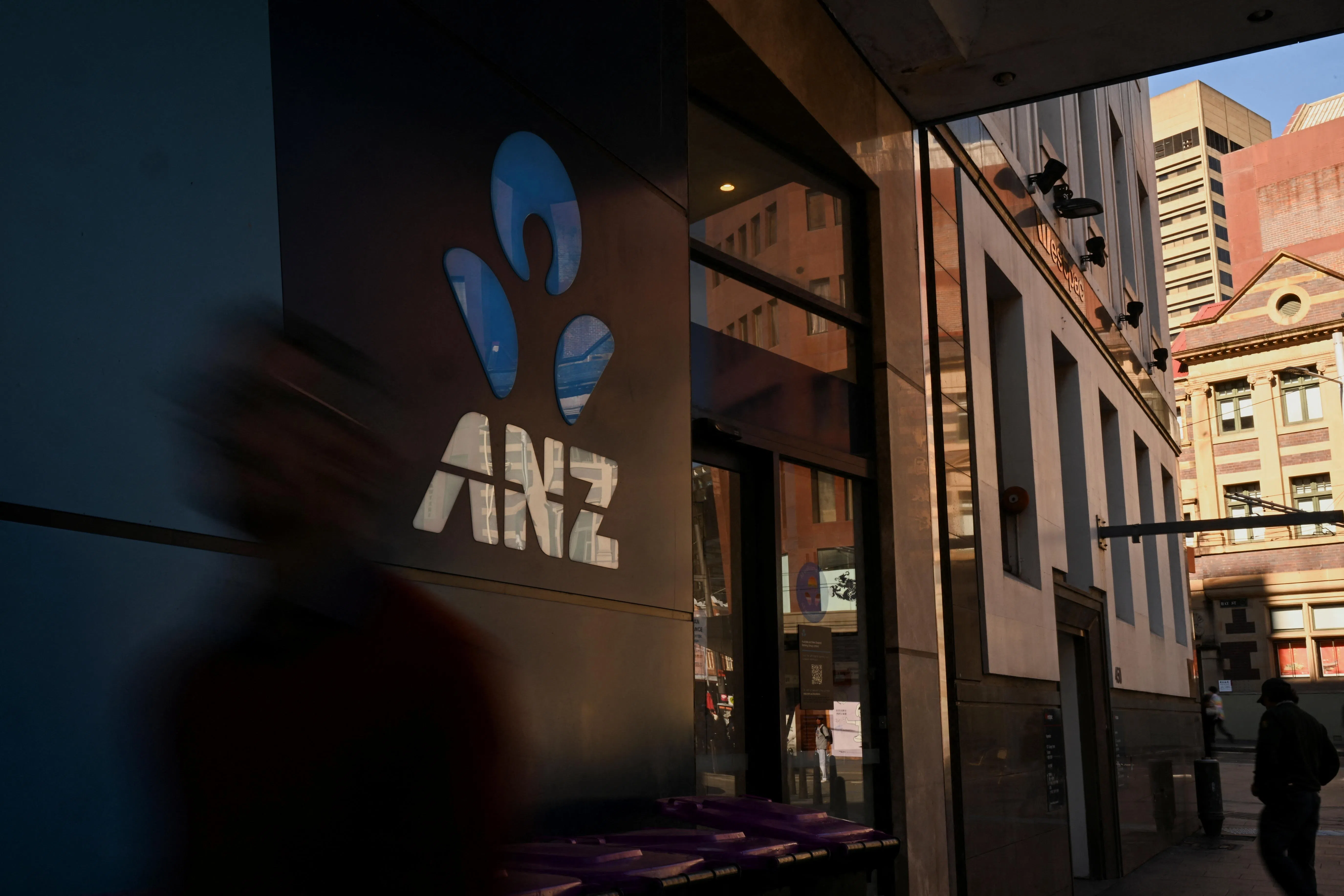Aussie banks to return A million to low-income customers kept in high-fee accounts