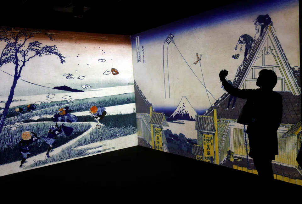 The exhibition invites patrons to step into scenes of nature and village life depicted by the master of Edo Period woodblock art.