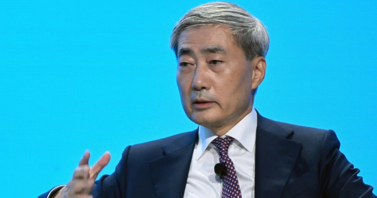 Bank of Korea holds rates; upbeat outlook points to future hikes