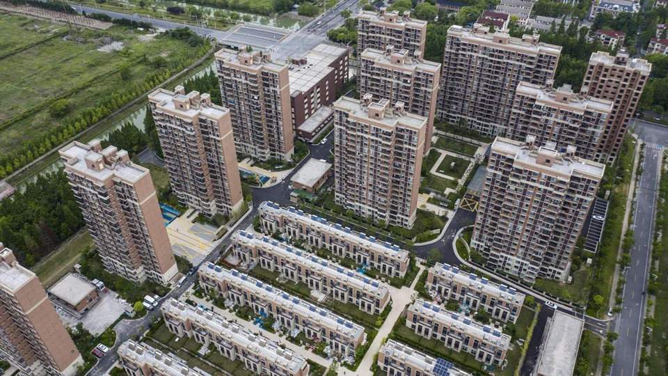 Country Garden's Fengming Haishang residential development in Shanghai. The company focuses on the more challenging Tier 3 and Tier 4 cities. Its large scale and uncertain outlook show the limitations of policy support.