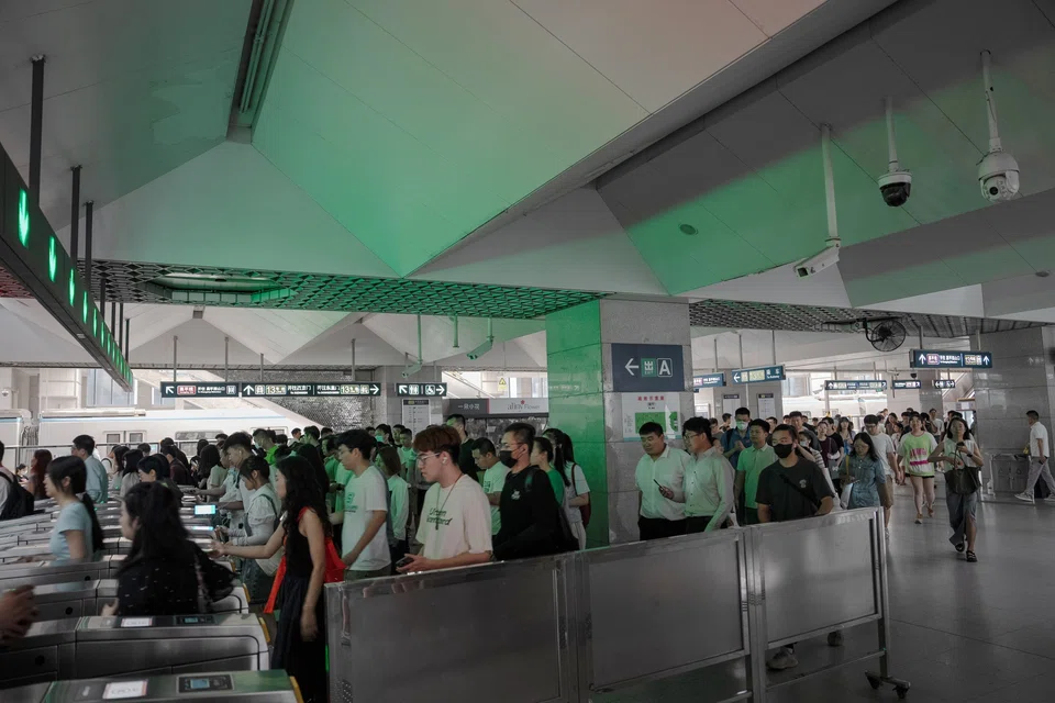 Overseas issued credit cards such as MasterCard and Visa can be used to pay for subway trips in the capital.