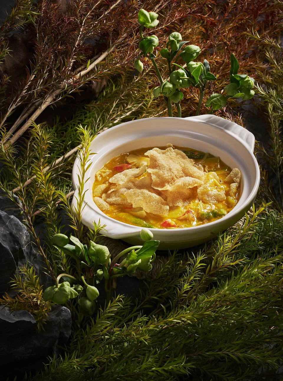 Sizzling rice crackers in a thick crab gravy.