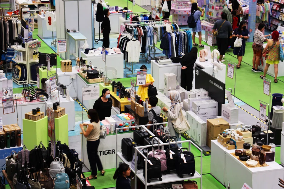 The July retail sales total stands at S$4 billion. Online sales account for 11.9 per cent, compared with June’s 12.1 per cent.