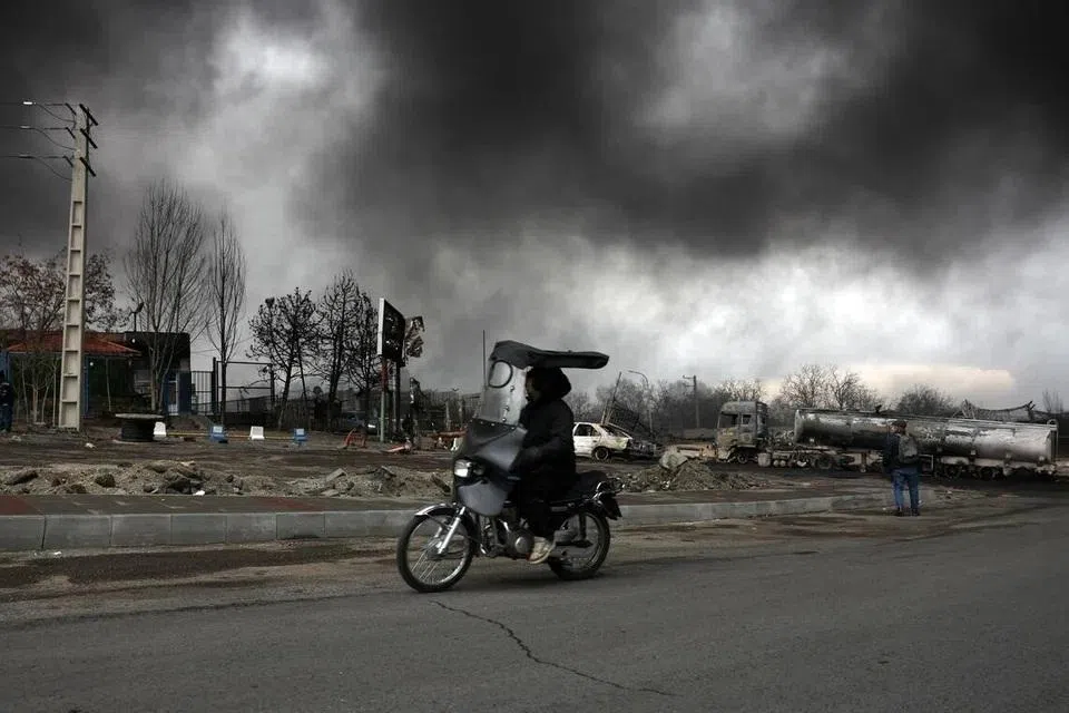 Iran’s Islamic Revolutionary Guards Corps has said it would not allow any oil to leave the region if attacks from the US and Israel continue.