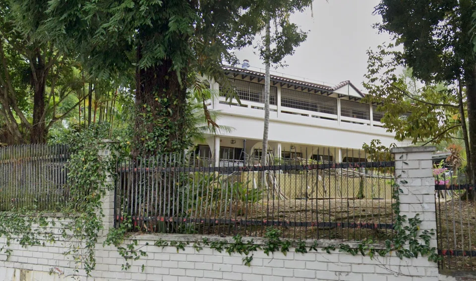 The 2-storey house ripe for redevelopment is opposite the bungalow which gaming chair firm Secretlab’s co-founder Ian Ang acquired in June last year for S$36 million or S$1,537 psf on the 23,424 sq ft land area.