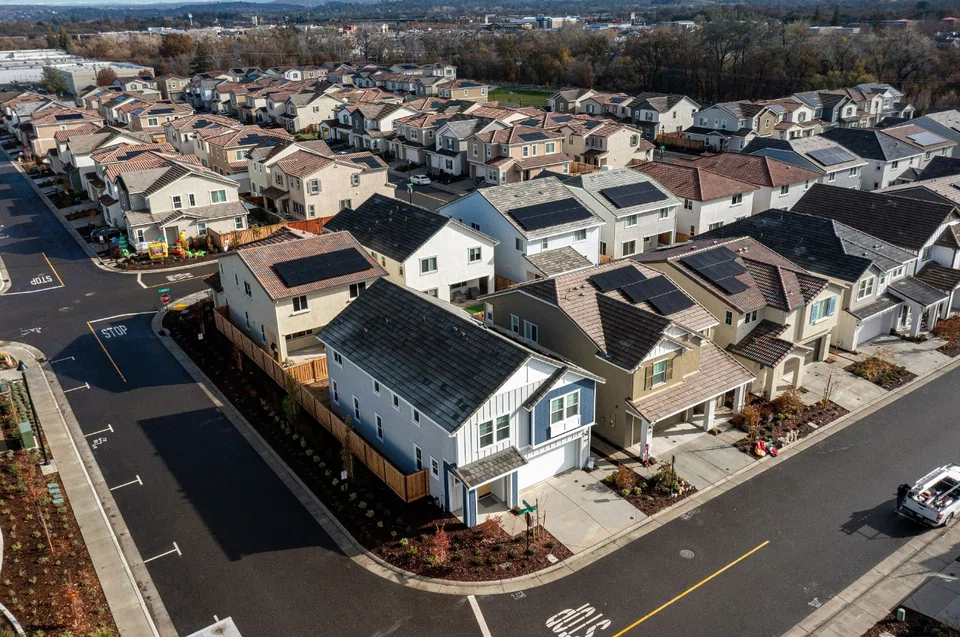 Mortgage rates have been falling as investors seek safety in Treasury bonds following the recent collapse of several banks. 