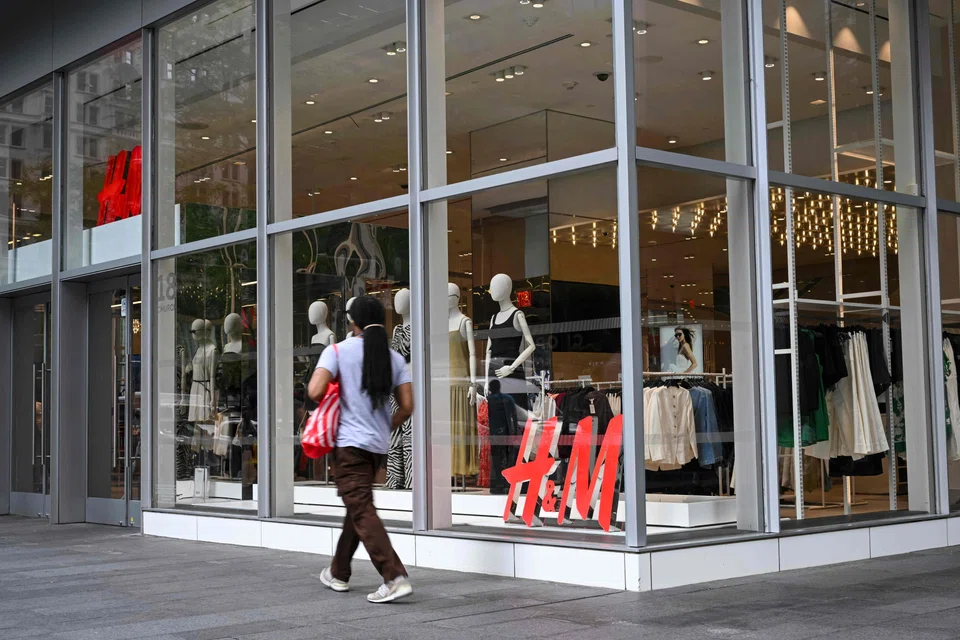 Fast fashion offers “knock-offs”, as opposed to “counterfeits”. Knock-offs can benefit designers by inducing faster turnover, additional sales and a constant demand for new products. 