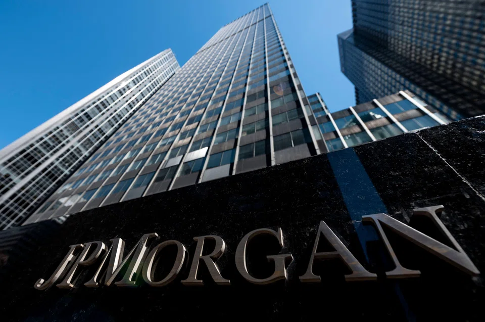 JPMorgan Asset Management plans to maintain its exposure mainly in the 10-year notes unless it sees massive stimulus.