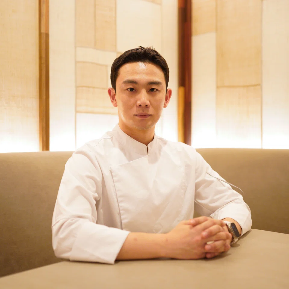 Jaewoo Ahn last worked at Eatanic Garden in Seoul.