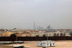 The offering, which comprises around 100 million shares, will be determined through an accelerated book building and that the final results will be announced on Thursday.