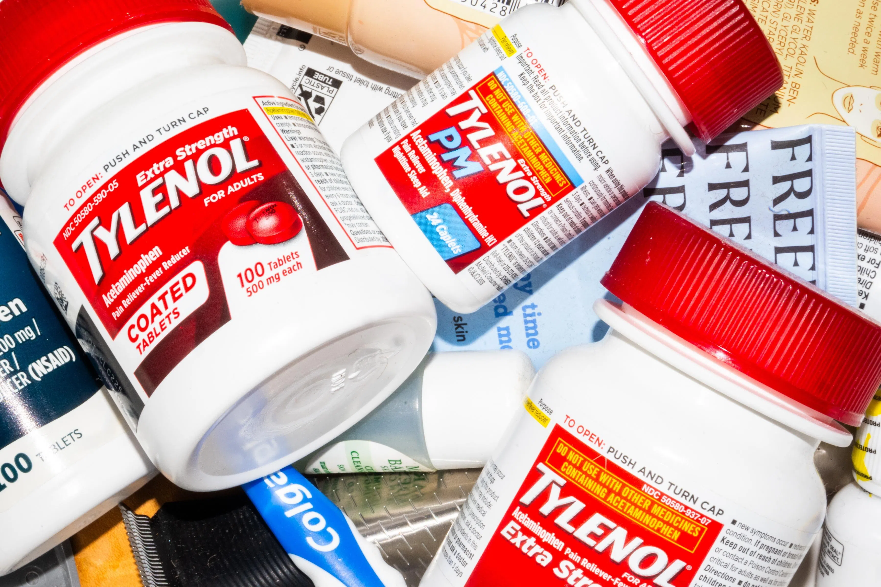 US President Trump has linked the use of the painkiller paracetamol (Tylenol) during pregnancy to autism.