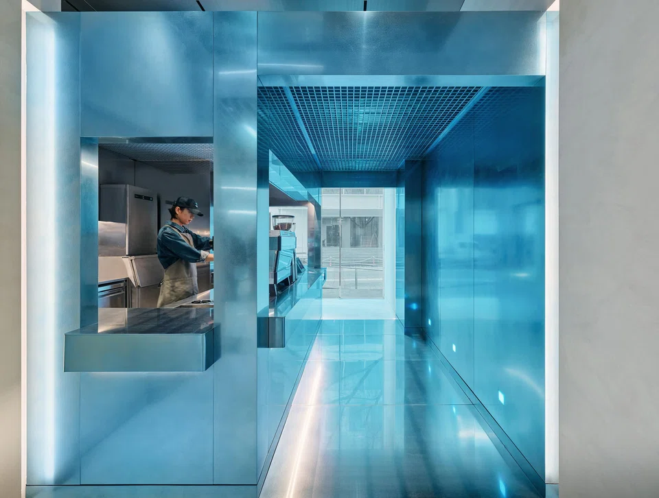 Blue Bottle Coffee was designed by acclaimed South Korean designer Teo Yang. 

