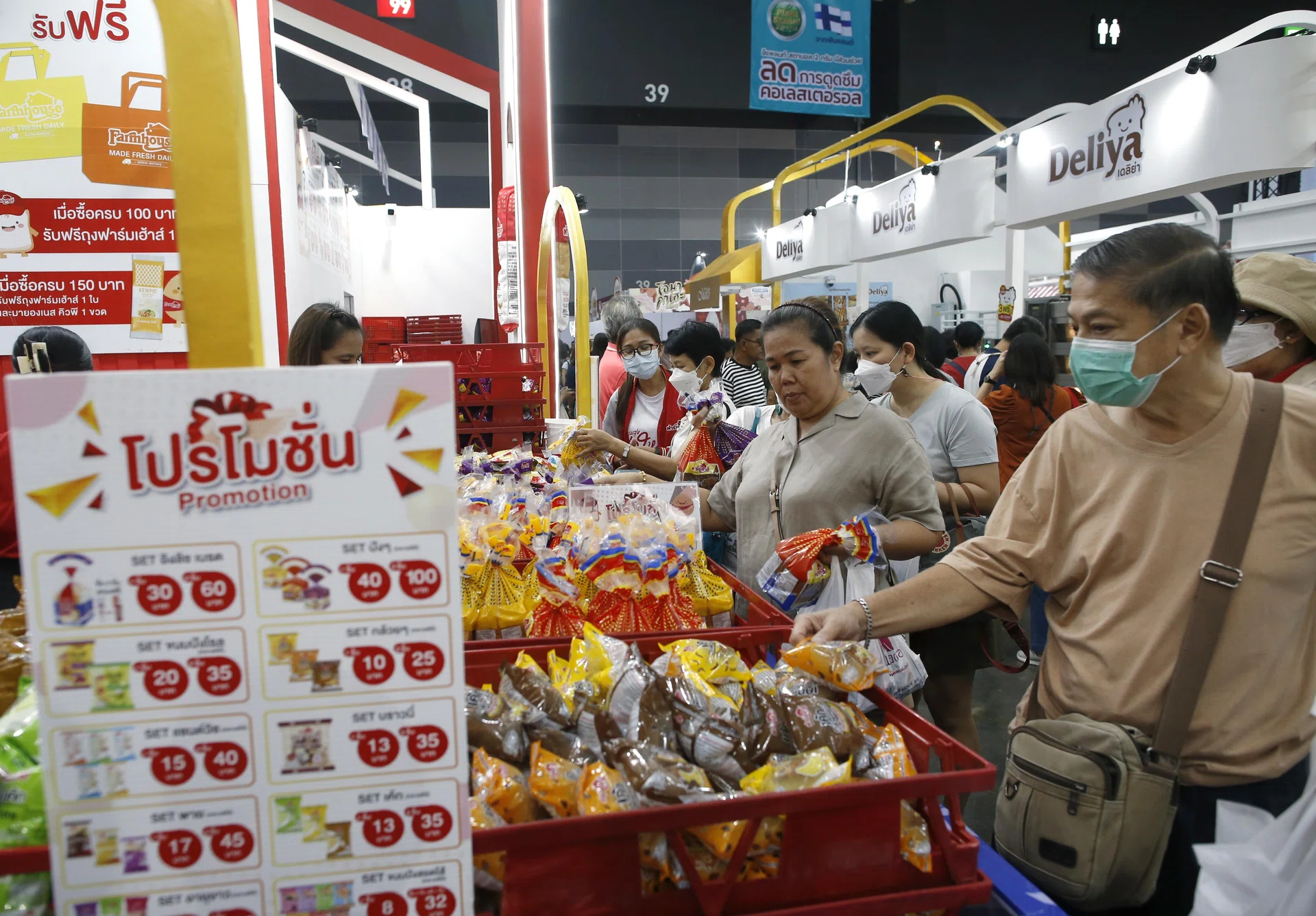 Thai consumer confidence hits six-month high in November: survey