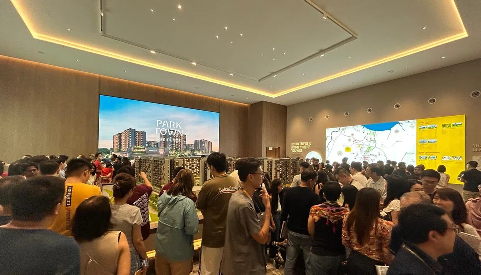 Robust sales at recent launches such as UOL and CapitaLand's Parktown  Residence, which drew over 10,000 visitors during the first three days of public preview, reflect renewed confidence and evolving buyer demographics. 
