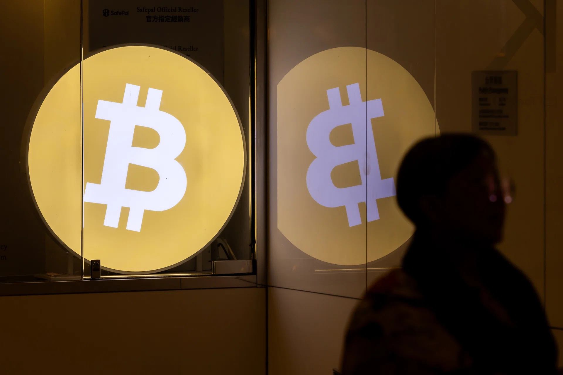 Crypto world wipes out US$1 trillion as Bitcoin plunges anew - The Business  Times