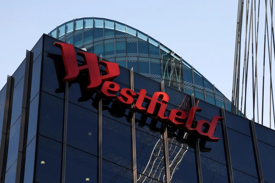 Westfield Sydney, located in the central business district, houses approximately 270 local and international premium retail stores.
