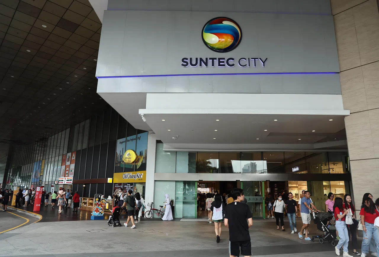 Suntec Reit's Suntec City mall recorded rental reversion of 18% in H1 2025, despite a slight drop in shopper traffic and tenant sales.