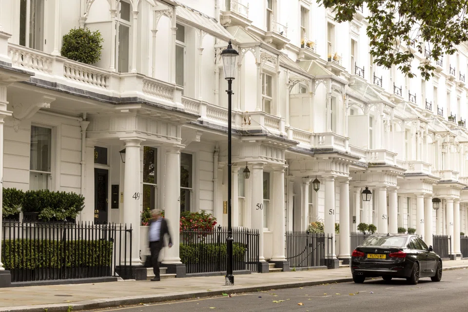 The US is the only international source of higher year-on-year demand this summer, according to a survey of London estate agents by researcher LonRes, with some luxury brokers saying they’re relying on Americans as their primary client base.