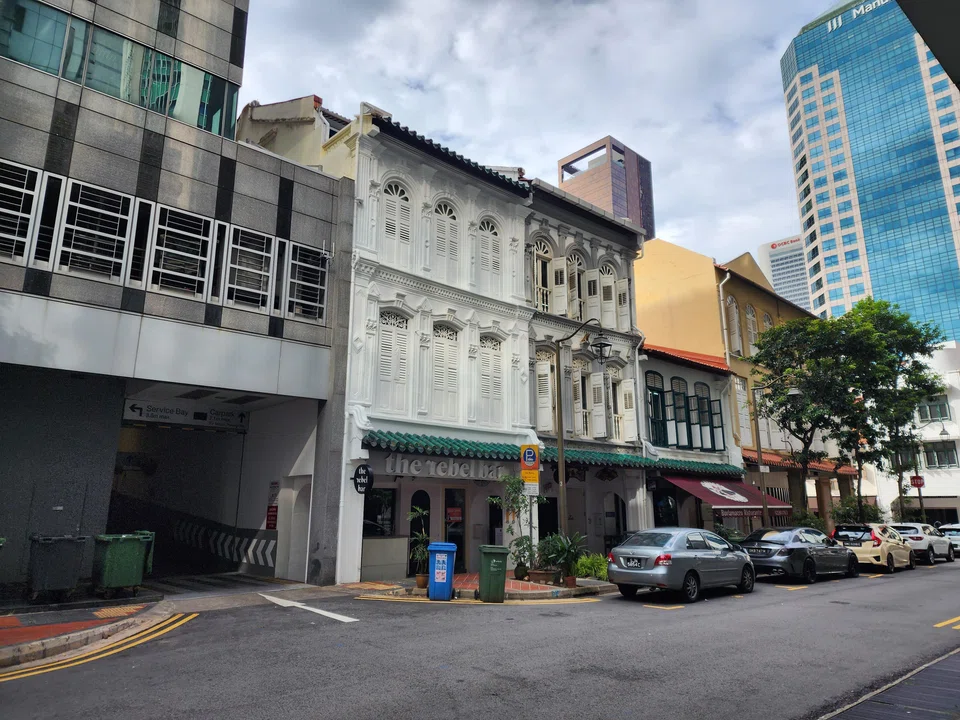 28 Stanley Street (white building) is being sold with vacant possession.