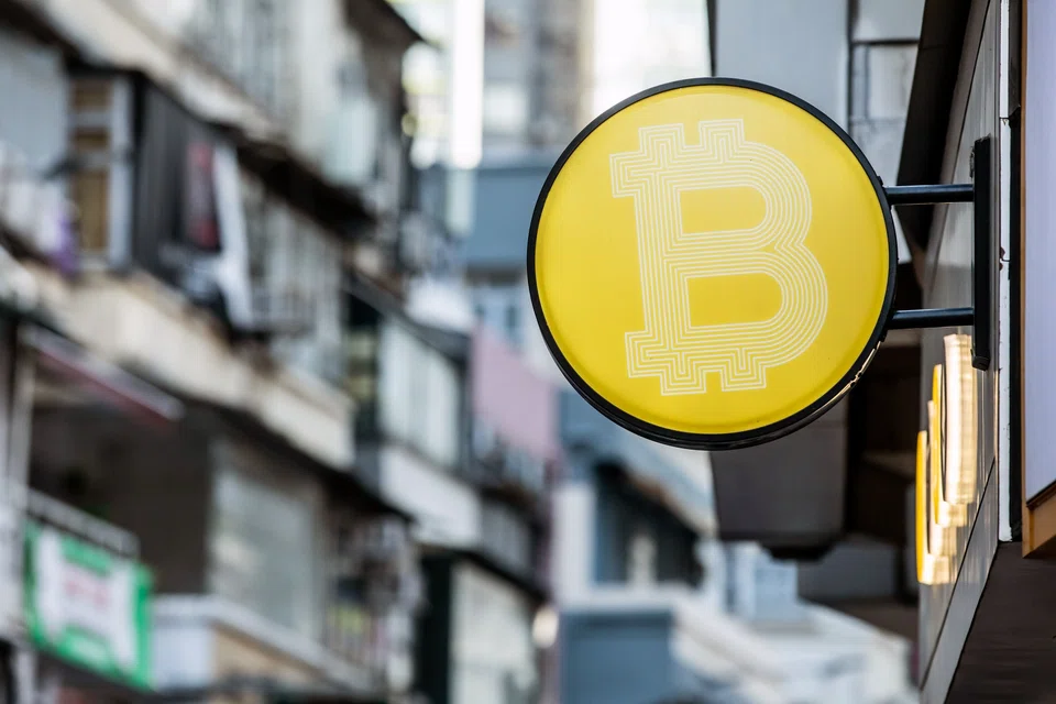 The crypto industry will sift through the applicants to gauge the allure of Hong Kong as a digital-asset centre amid competition from other jurisdictions.