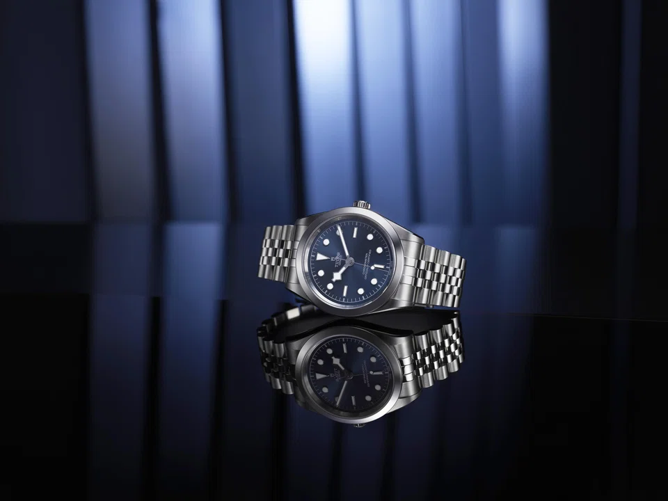 A Black Bay 31/36/39/41 model in a blue dial.



