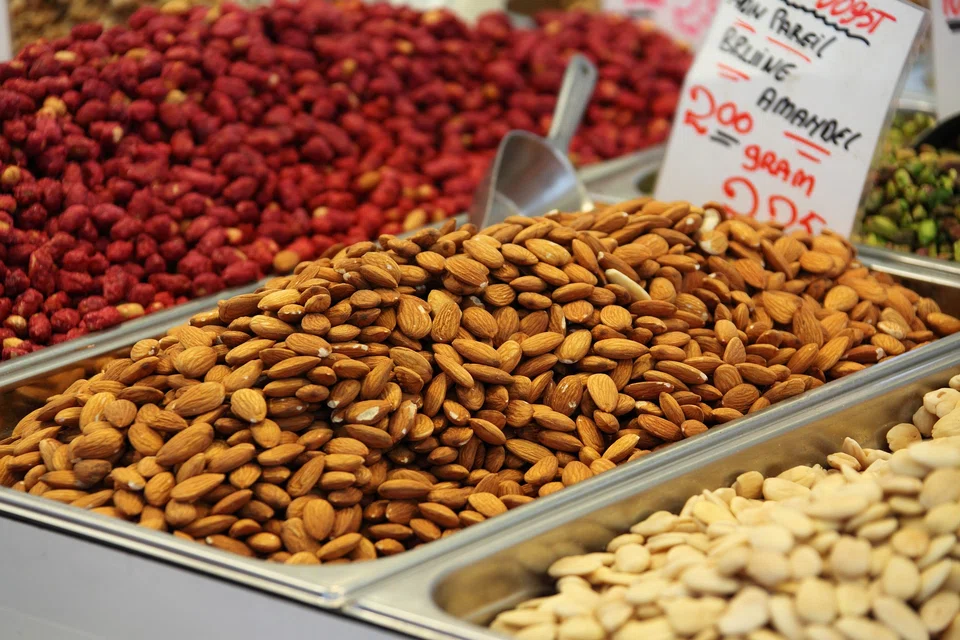 The study researchers found that eating nuts instead of processed meats was associated with a 22 per cent lower risk of Type 2 diabetes and a 21 per cent lower risk of early death. 