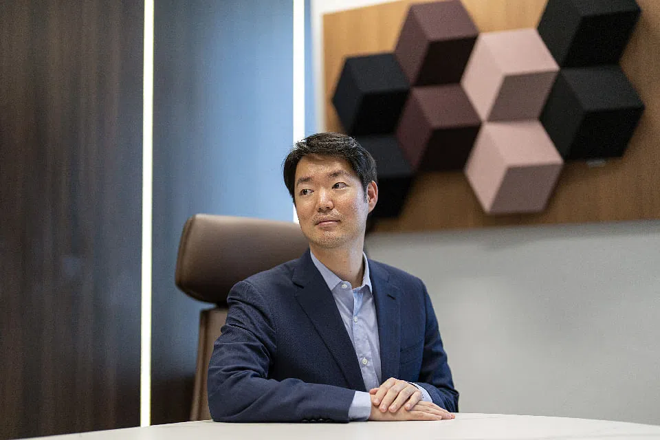 Hyundai scion turns to wealthy clans, leveraged buyouts for impact fund ...
