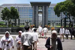 Foreign funds have been decreasing their holdings on concerns over domestic fiscal discipline and the central bank’s independence.