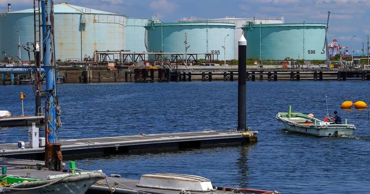 Oil falls from five-month high as supply intact despite fighting