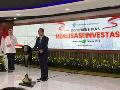 Indonesia's Minister of Investment Bahlil Lahadalia (right) believes that investors will begin to actualise a significant portion of their investments in the second quarter, and anticipates growth to exceed 15 per cent.
