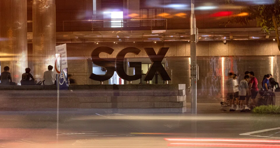 Across the broader Singapore market on Tuesday, gainers outnumber decliners 359 to 187, with 1.4 billion securities worth S$1.5 billion changing hands.