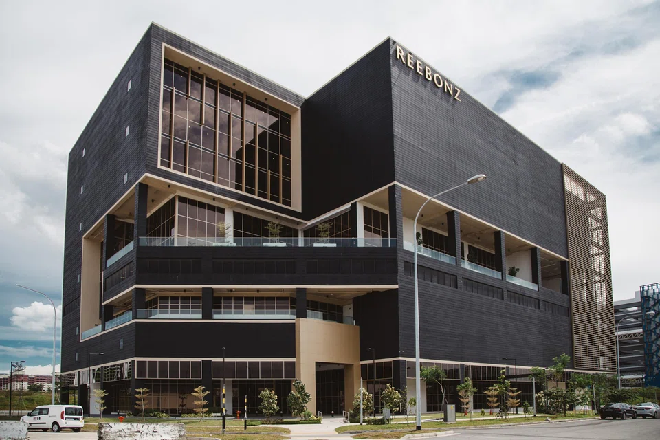 The building, with prominent frontage along Tampines Avenue 11, has a total GFA of about 215,255 sq ft. 