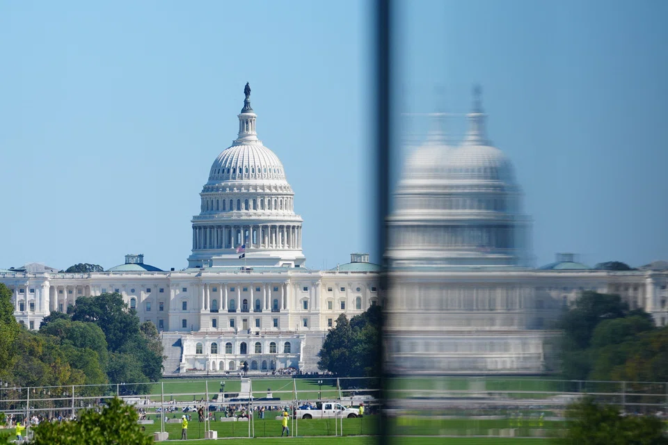 The impasse, in its fifth day, showed no signs of ending, with a top Democrat saying there had been no talks between congressional leaders since Monday.