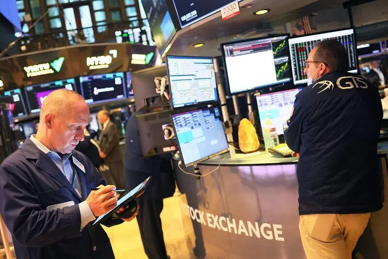 US Stocks end flat as market searches for positive news