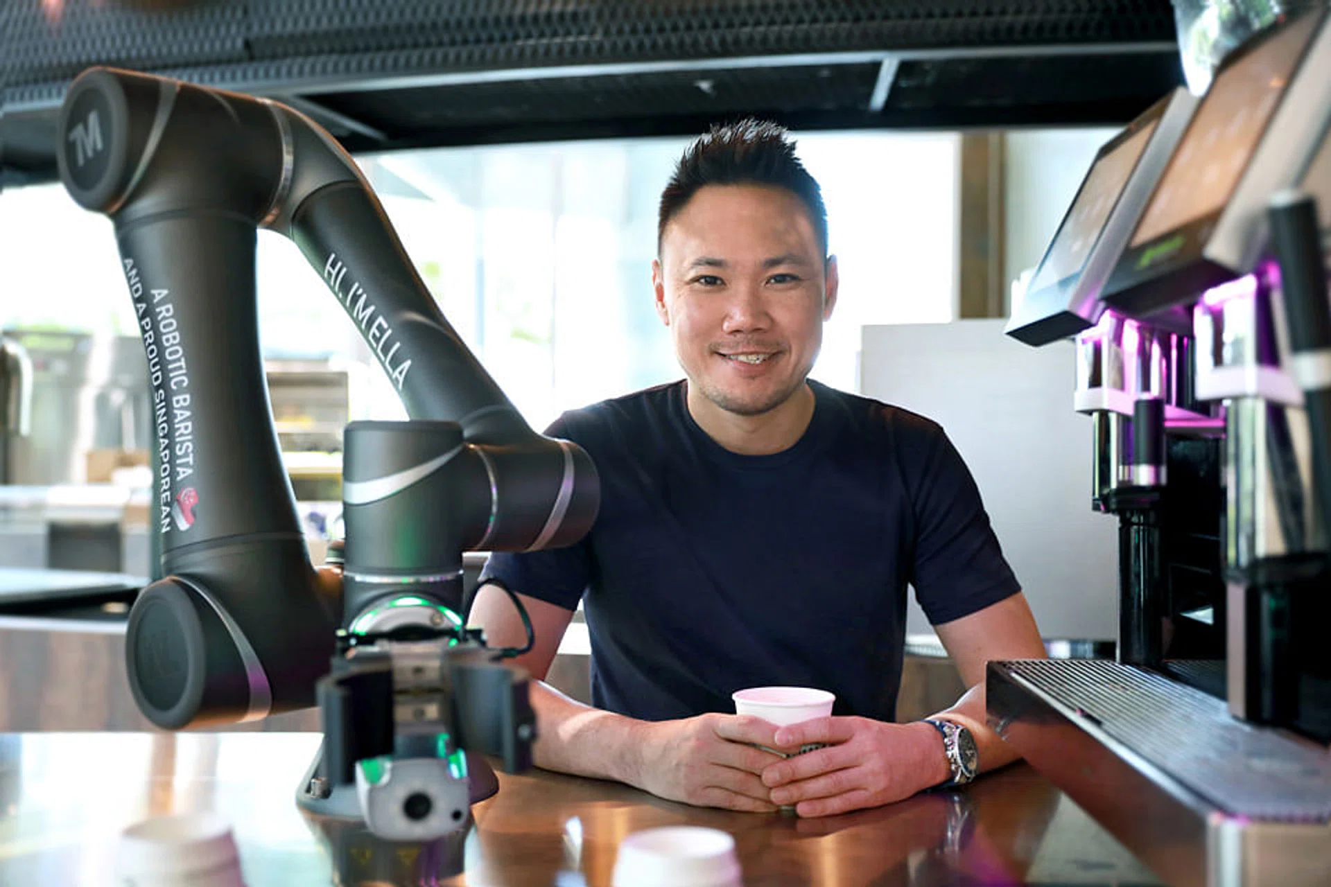 200 cups of gourmet coffee an hour? No problem for this robot barista ...