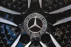 For Mercedes, weakening sales for its top-end cars marks a blow to a luxury strategy that’s meant to help fund its transition to an all-electric future. 