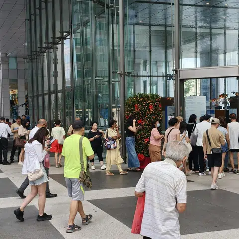 Beyond gold bars, how else can small investors buy gold?