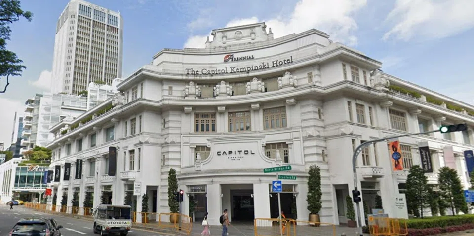  The Capitol Kempinski Hotel Singapore has 157 rooms and suites. on the upper levels of Capitol Building and Stamford House.
