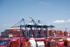 Increased value concentration with ever larger vessels and massive ports raises the risk of large event losses. 