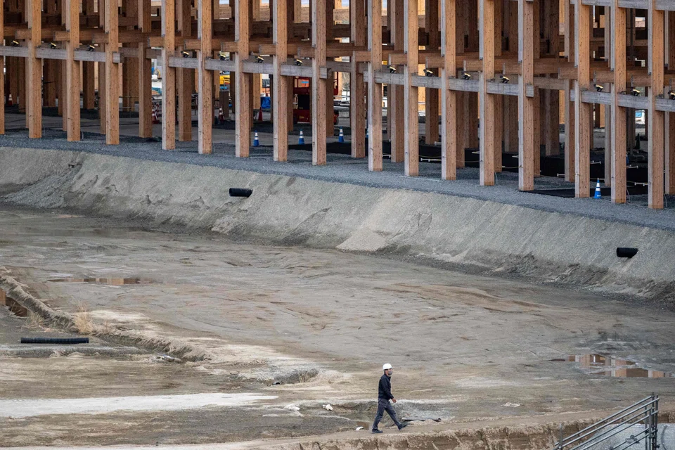 Japan's services producer price index, which measures the price companies charge each other for services, rose 2.9 per cent in October from a year earlier, BOJ data showed, accelerating from a 2.8 per cent gain in September.