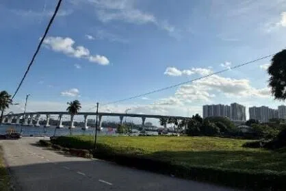 The Johor-Singapore Rapid Transit System is a "major step-change" in cross-border connectivity between Johor and Singapore, says Maybank Securities analyst Wong Wei Sum.