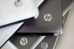 HP’s Personal Systems segment fell 29 per cent to US$8.2 billion, compared with analysts’ average estimate of US$8.4 billion. 