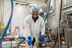 Mr Anesone Tikeri, a process technician at The FoodBowl – part of New Zealand Food Innovation Network (NZFIN) – setting up production at NZFIN’s open-access food innovation facility in New Zealand.